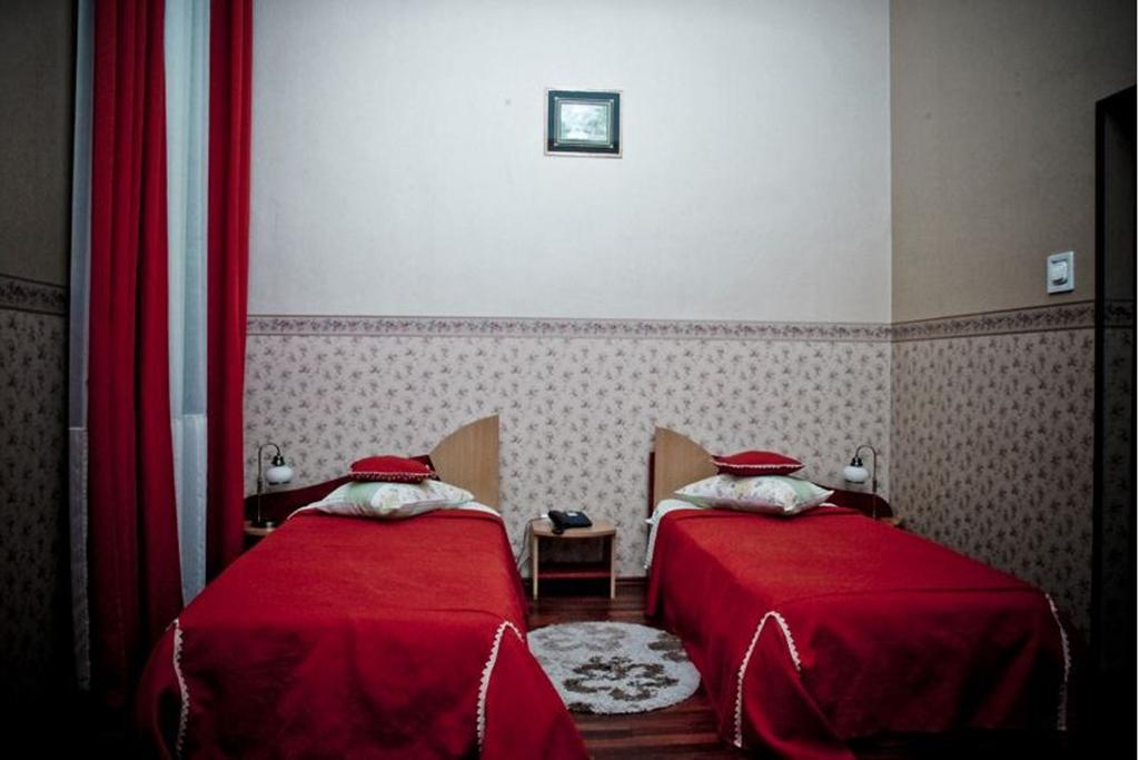 Hotel Арад Стая снимка