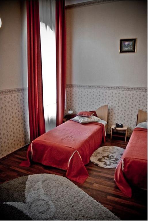 Hotel Арад Стая снимка